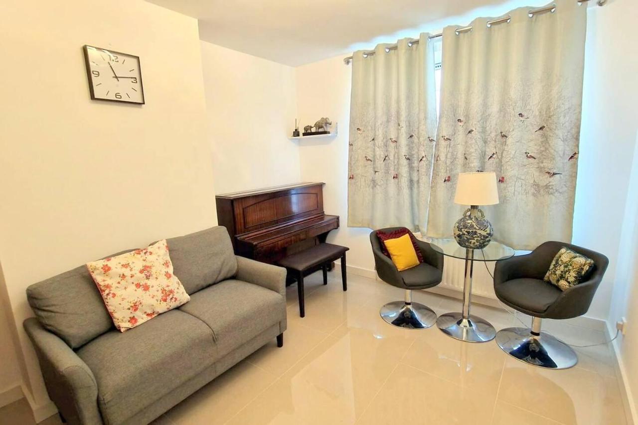 Vila Modern 3-Bed House In Surrey Quays Londýn Exteriér fotografie